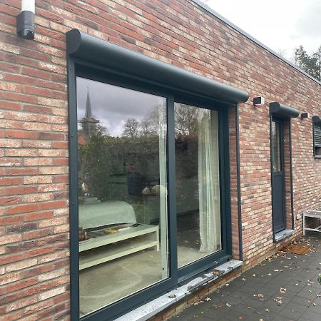Prachtig Guesthouse Met Gratis Parkeren Maasmechelen Esterno foto