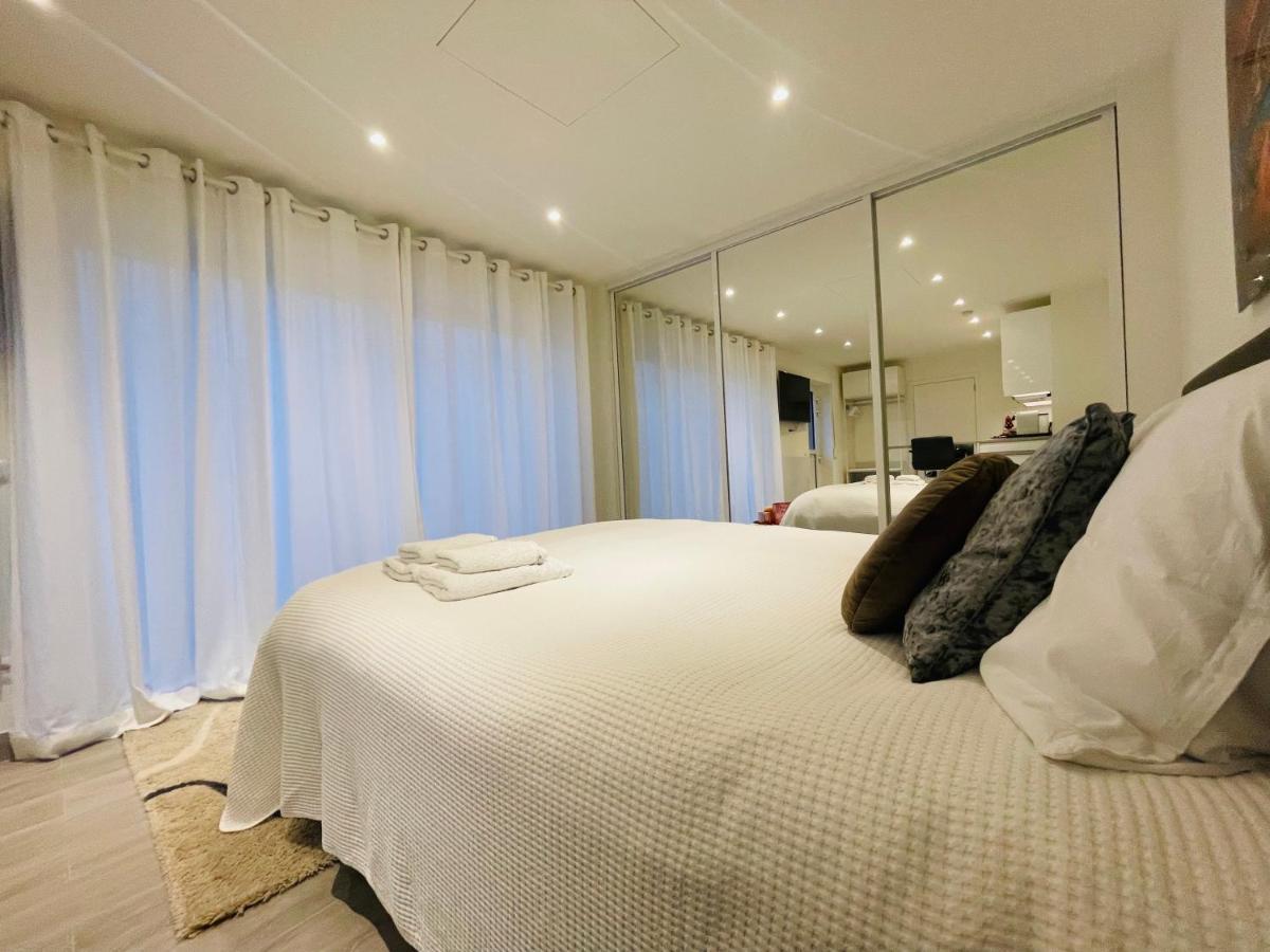 Prachtig Guesthouse Met Gratis Parkeren Maasmechelen Esterno foto