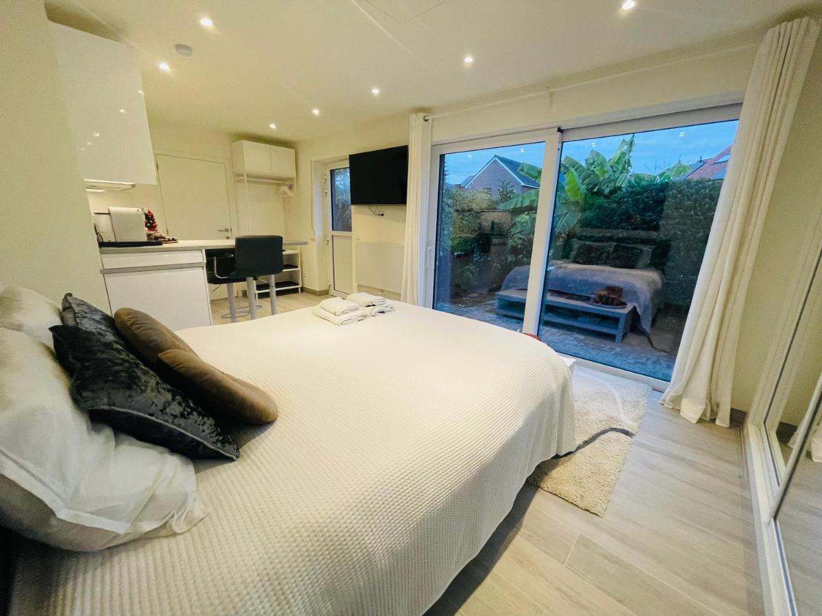 Prachtig Guesthouse Met Gratis Parkeren Maasmechelen Esterno foto