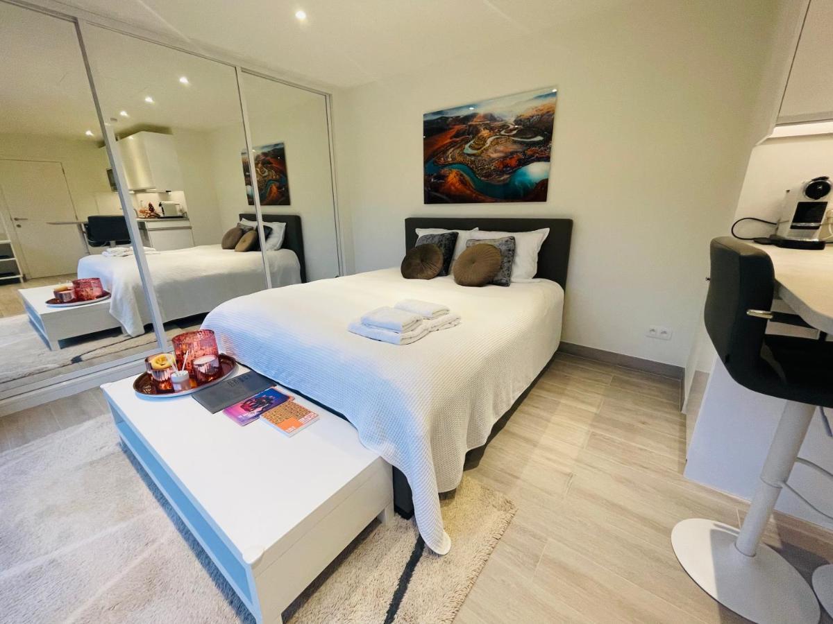 Prachtig Guesthouse Met Gratis Parkeren Maasmechelen Esterno foto